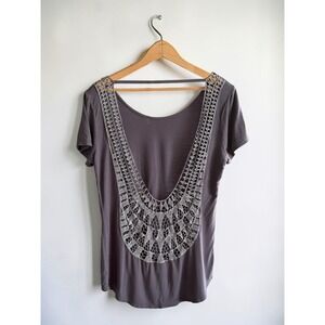 BKE Red Womens Gray Open Back Crochet Lace Metallic Short Sleeve Top Size S